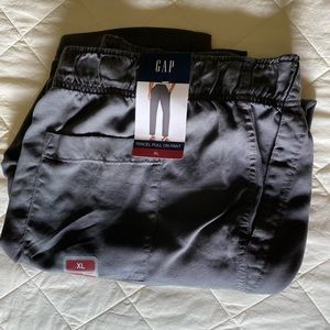 Women’s Gap pants